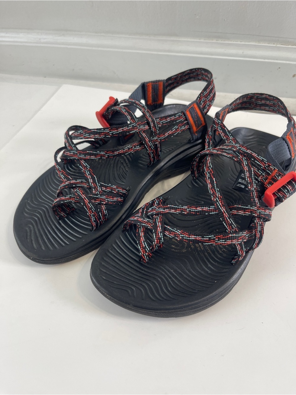 CHACO Womens Size 8 Bristle Cherry SANDALS Water Hike Outdoor
